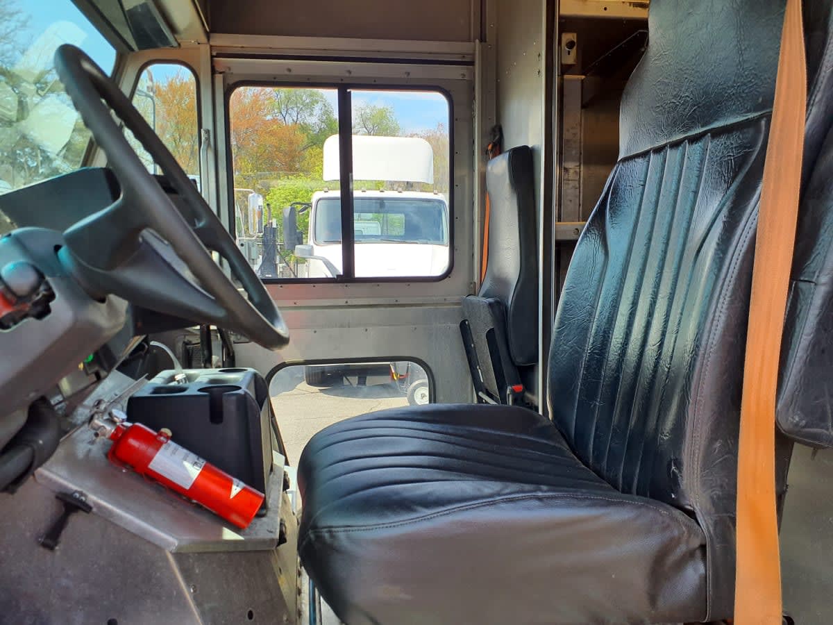 2017 Frtlr Custom Chassis Corp MT55 682334