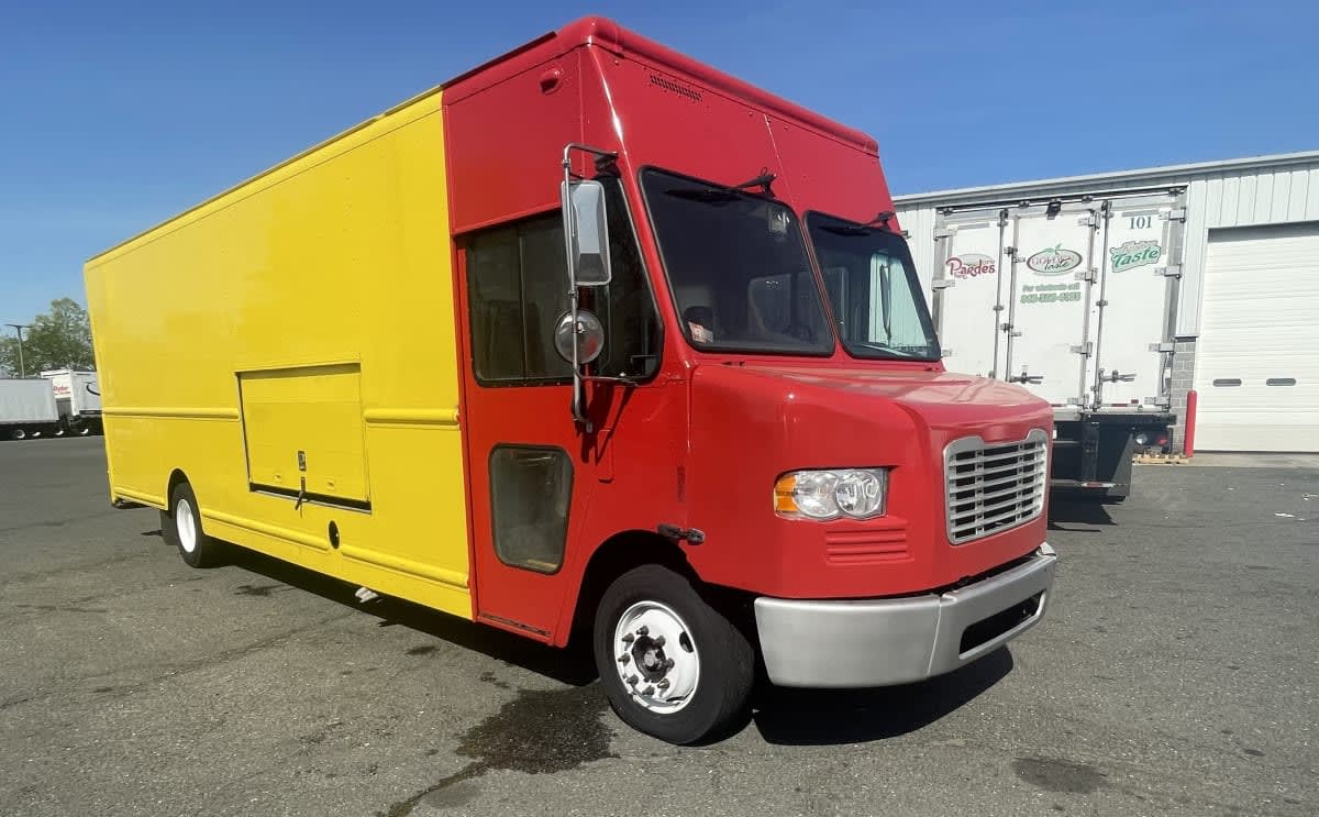 2017 Frtlr Custom Chassis Corp MT55 682343