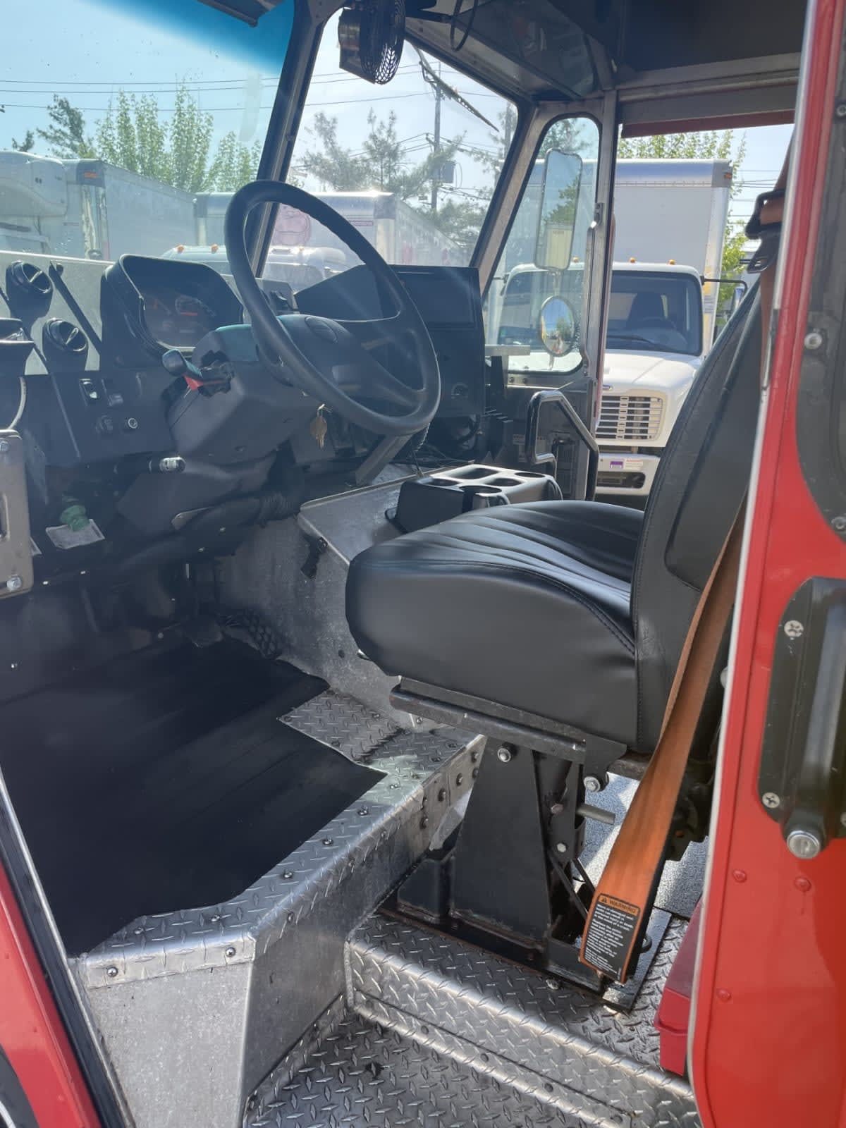 2017 Frtlr Custom Chassis Corp MT55 682343