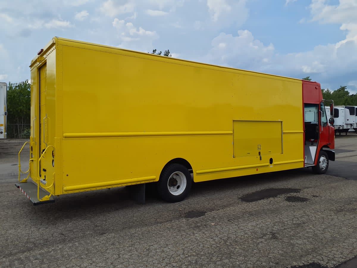 2017 Frtlr Custom Chassis Corp MT55 682391