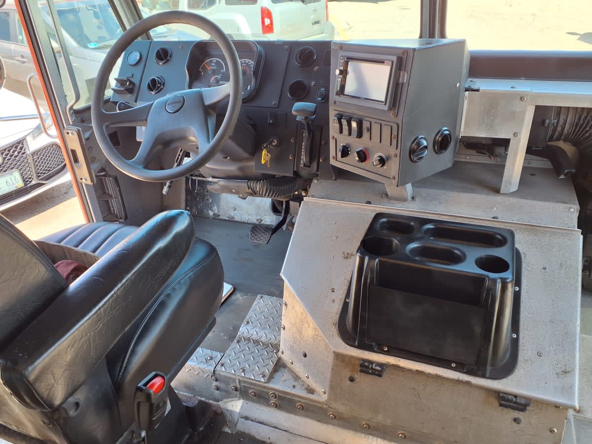 2017 Frtlr Custom Chassis Corp MT55 682410