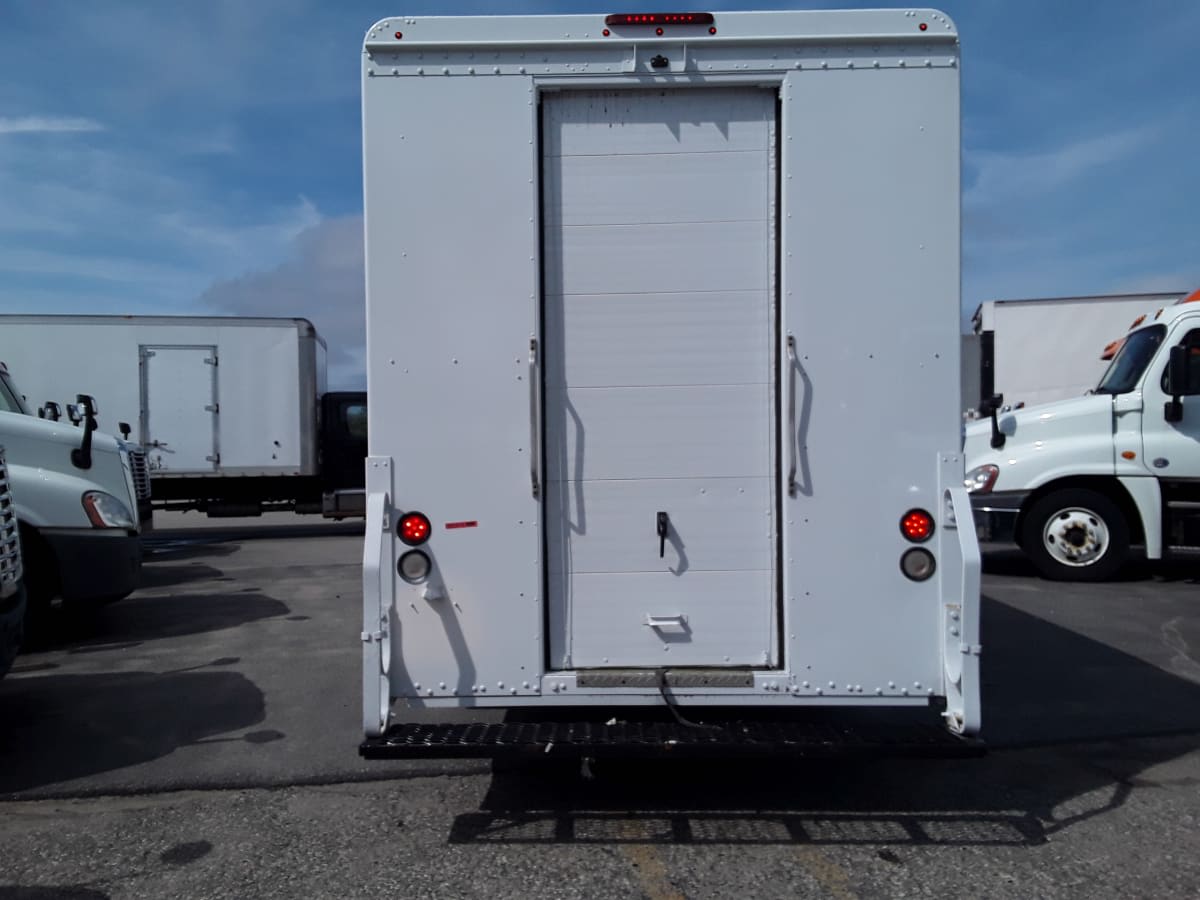 2017 Frtlr Custom Chassis Corp MT55 682415