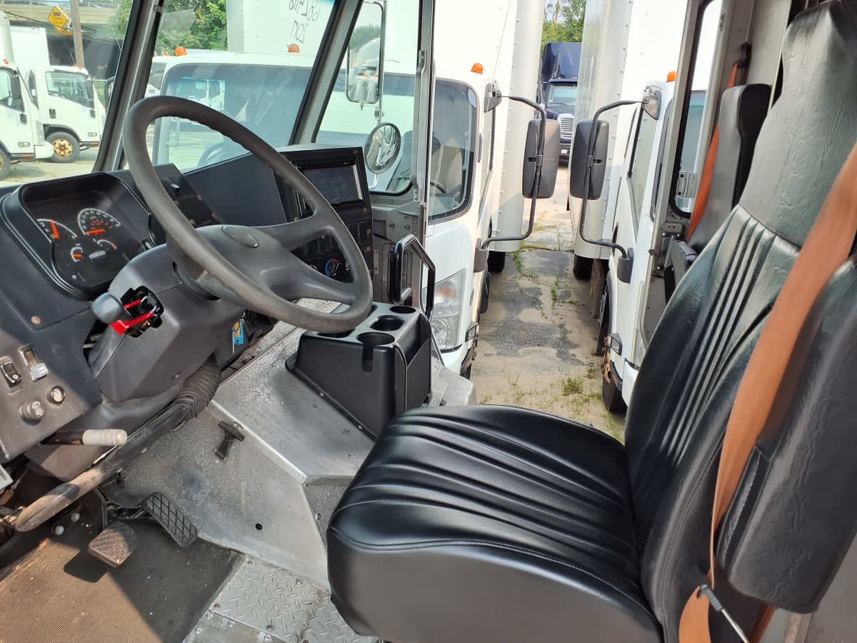 2017 Frtlr Custom Chassis Corp MT55 682416