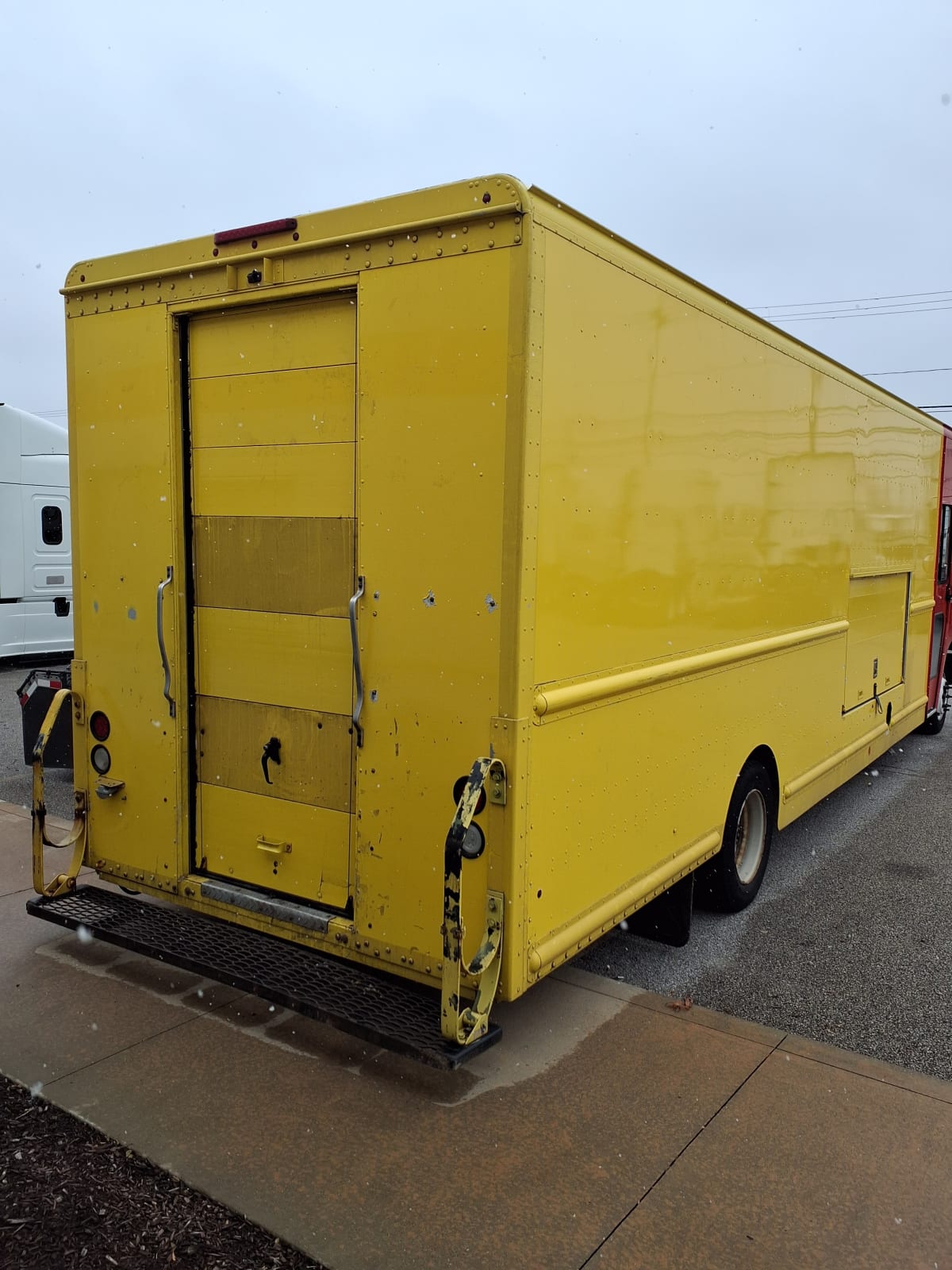 2017 Frtlr Custom Chassis Corp MT55 682417