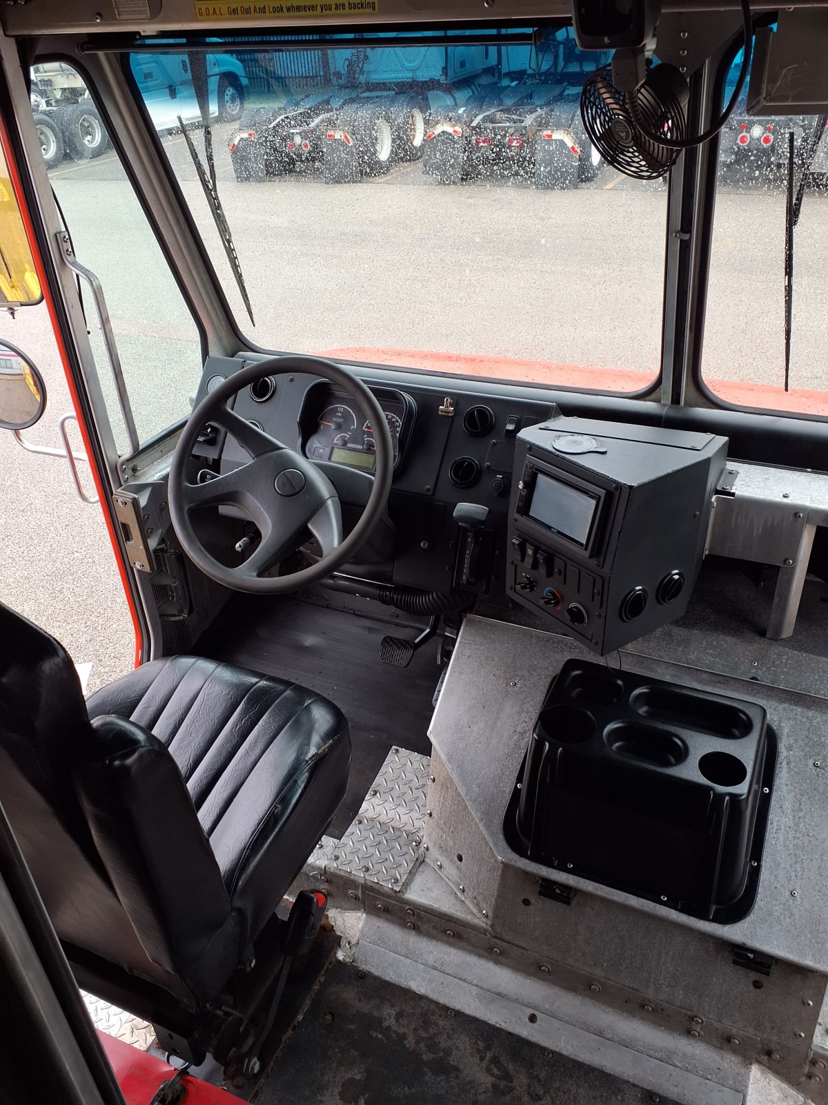 2017 Frtlr Custom Chassis Corp MT55 682417