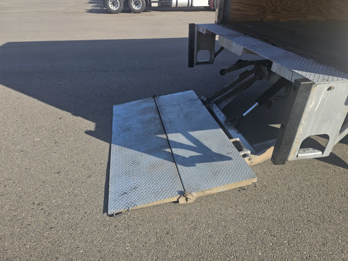 2017 Isuzu NRR 682430