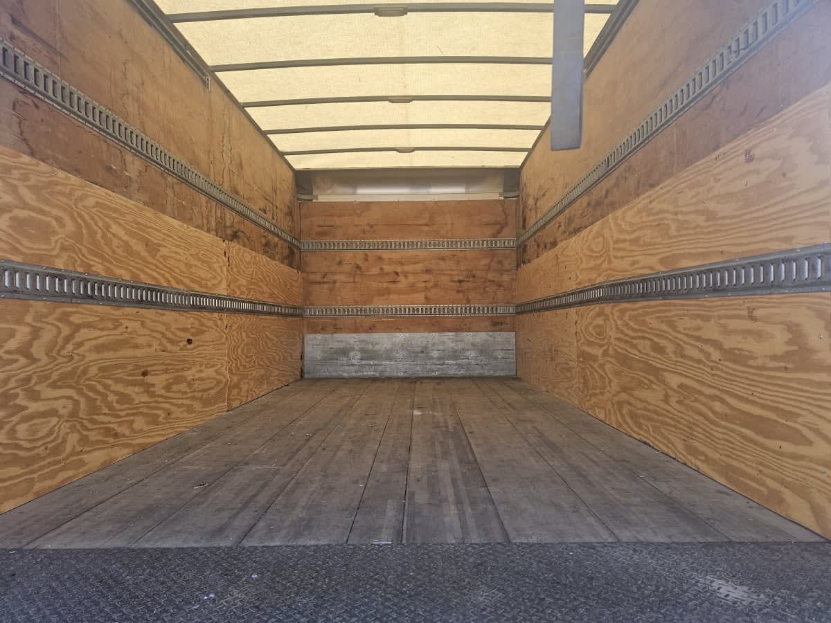 2017 Isuzu NRR 682430