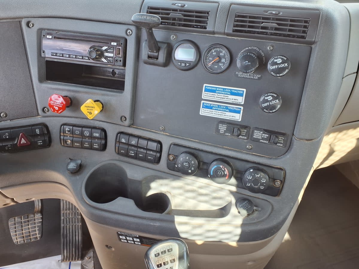 2018 Freightliner/Mercedes CASCADIA 125 682439