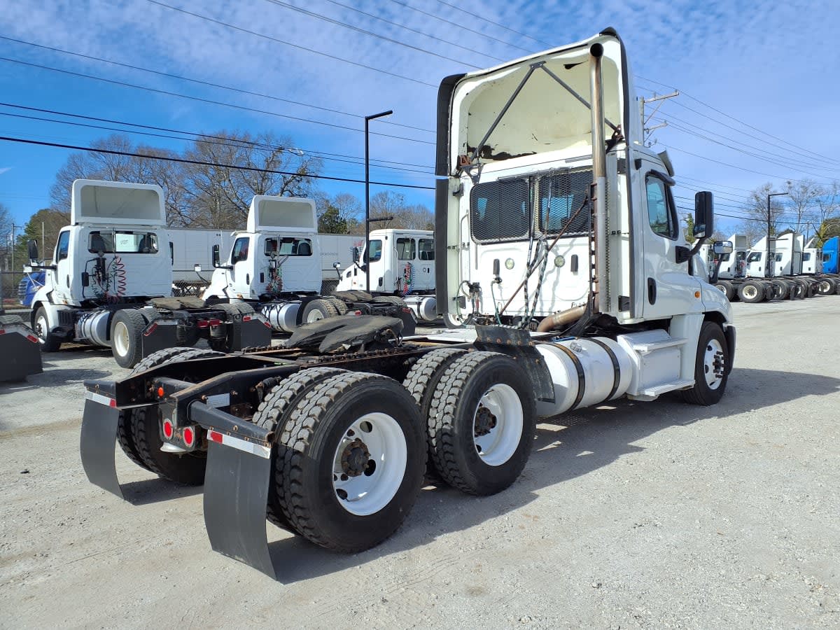 2018 Freightliner/Mercedes CASCADIA 125 682439