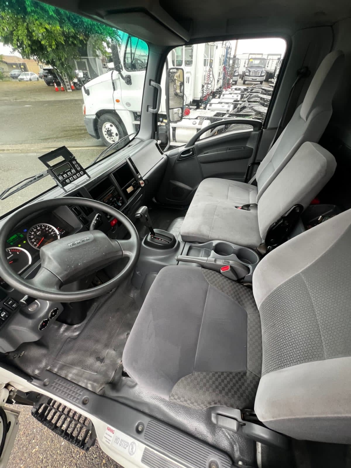 2017 Isuzu NPR 682699