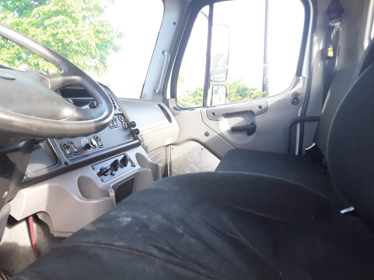 2018 Freightliner/Mercedes M2 106 682700