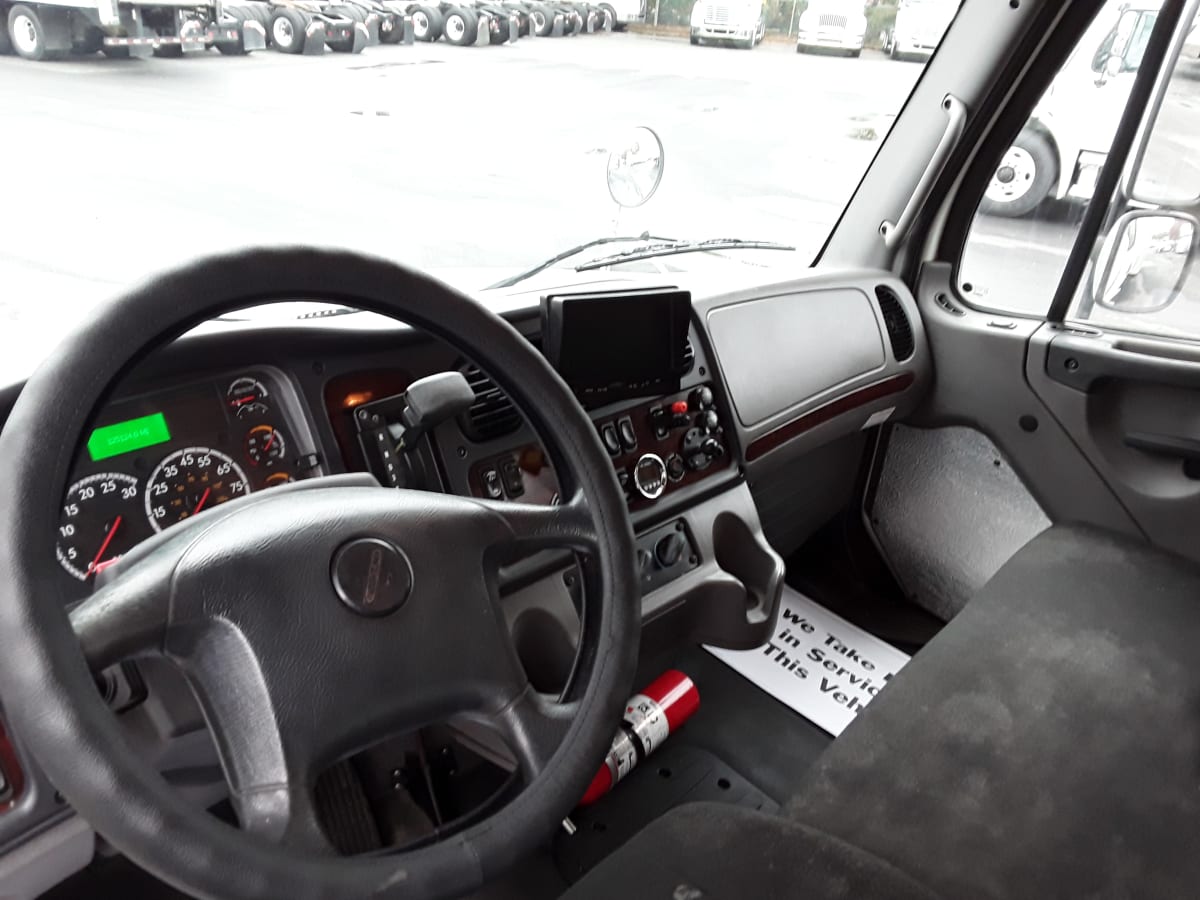 2018 Freightliner/Mercedes M2 106 682717