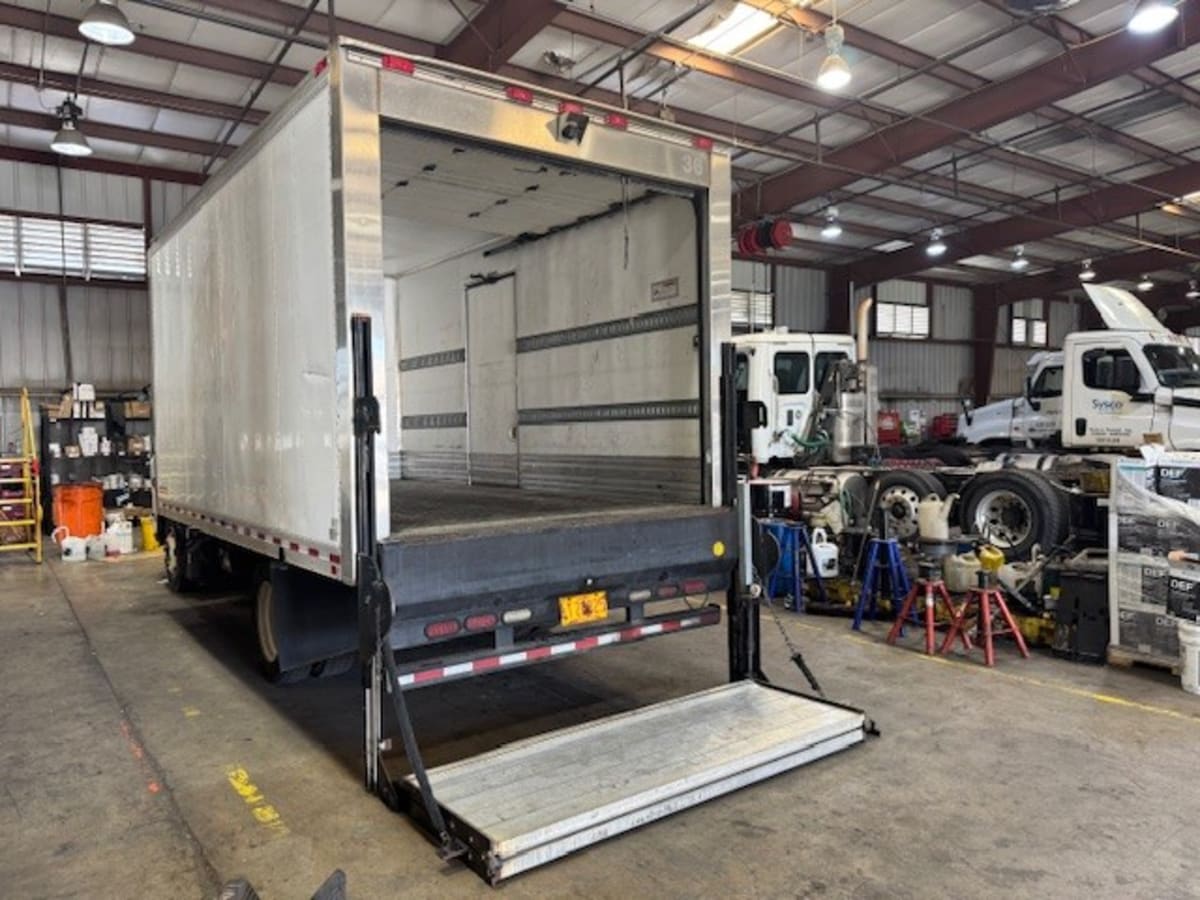 2017 Isuzu NPR 682719