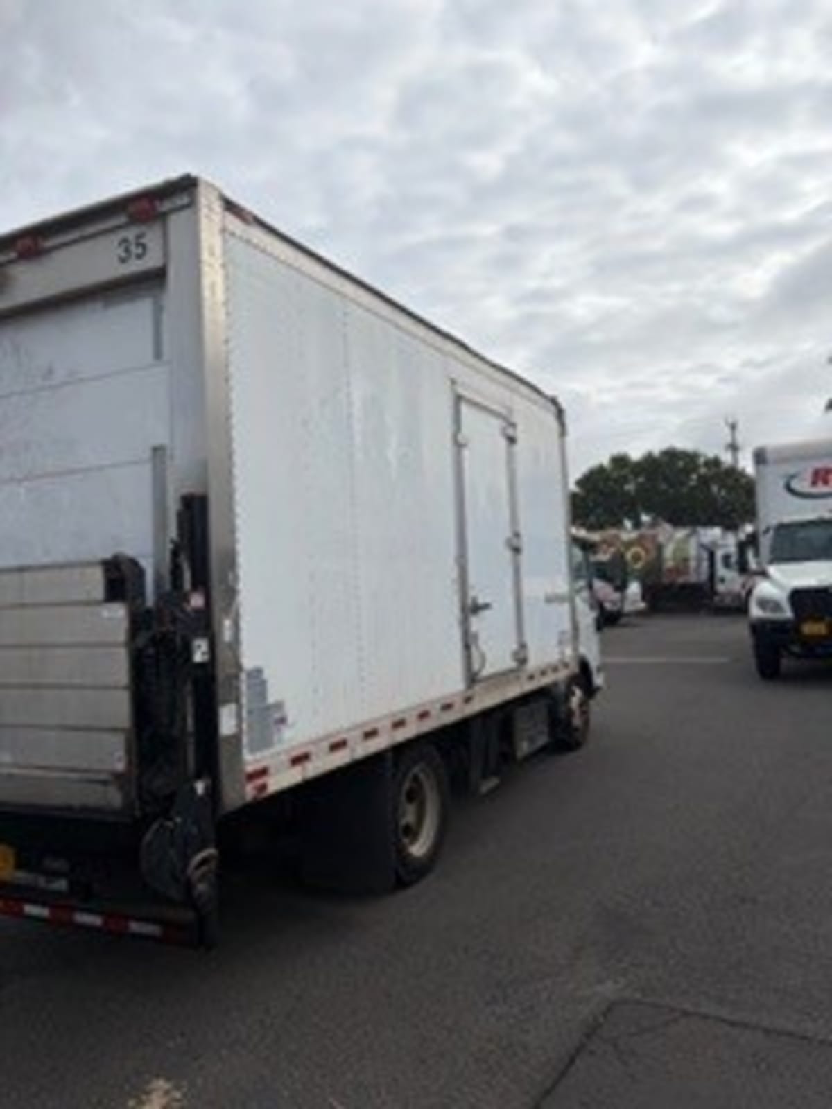 2017 Isuzu NPR 682720