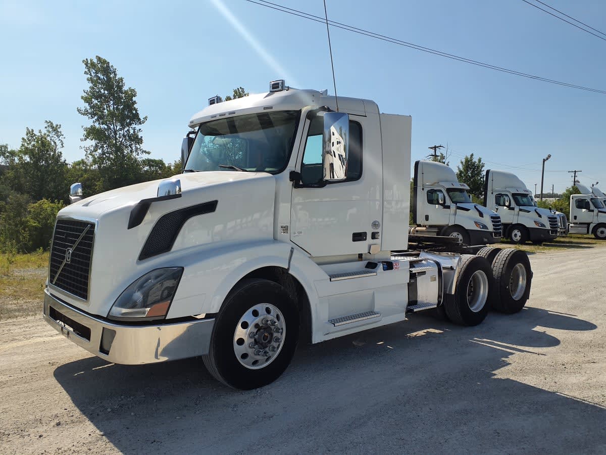 2018 Volvo VNL 860 in Indianapolis, IN