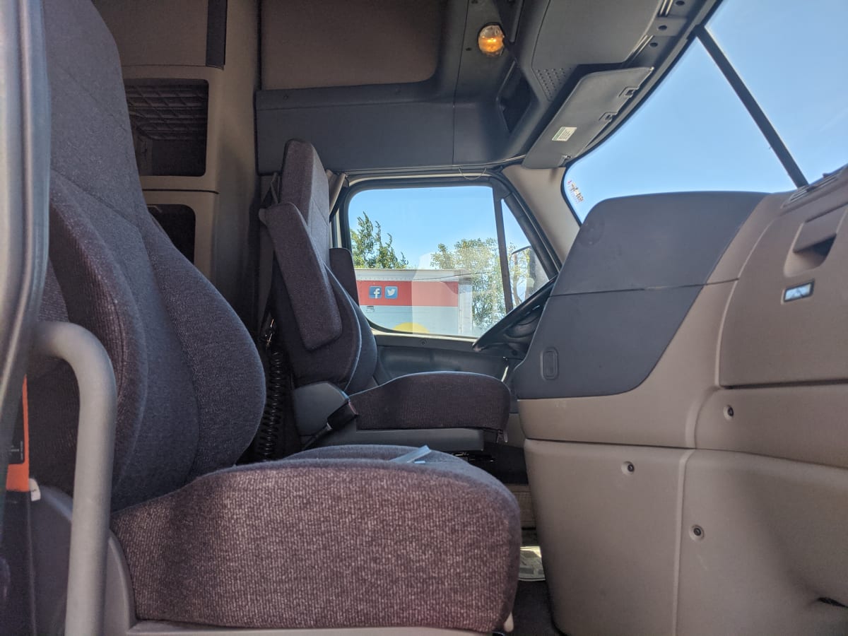 2018 Freightliner/Mercedes CASCADIA 125 682817