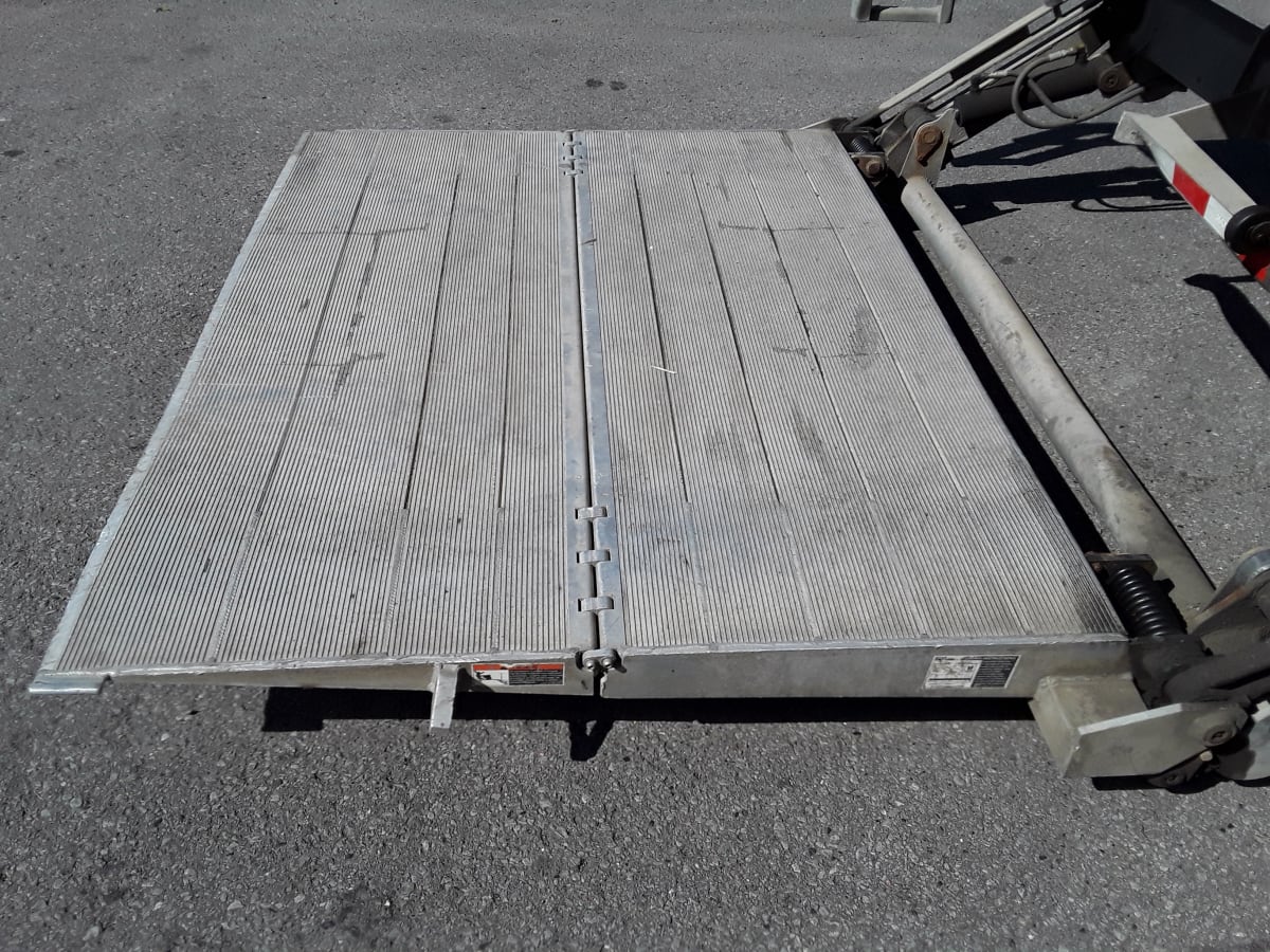 2018 Freightliner/Mercedes M2 106 682933