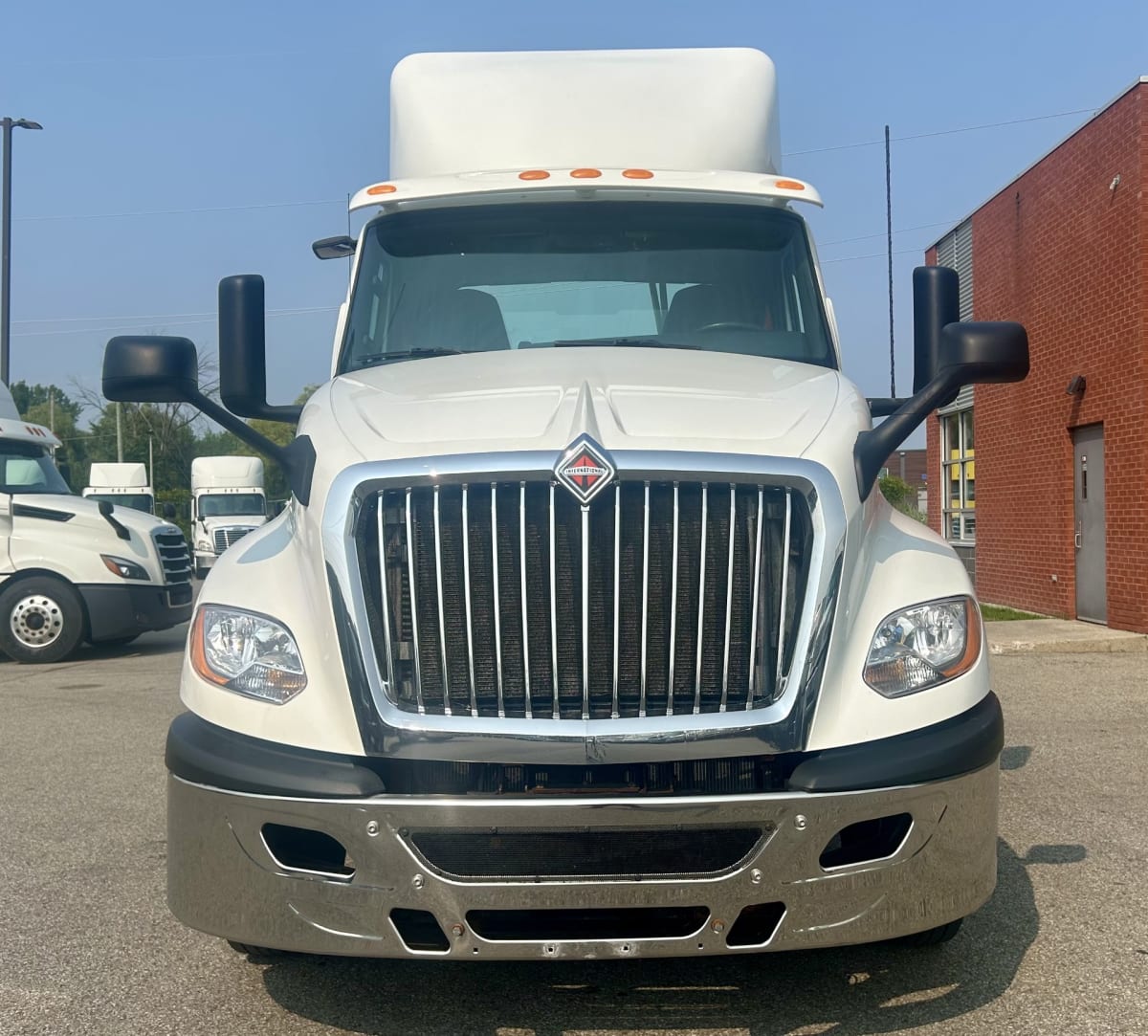 2018 Navistar International LT625 DAYCAB T/A 683189
