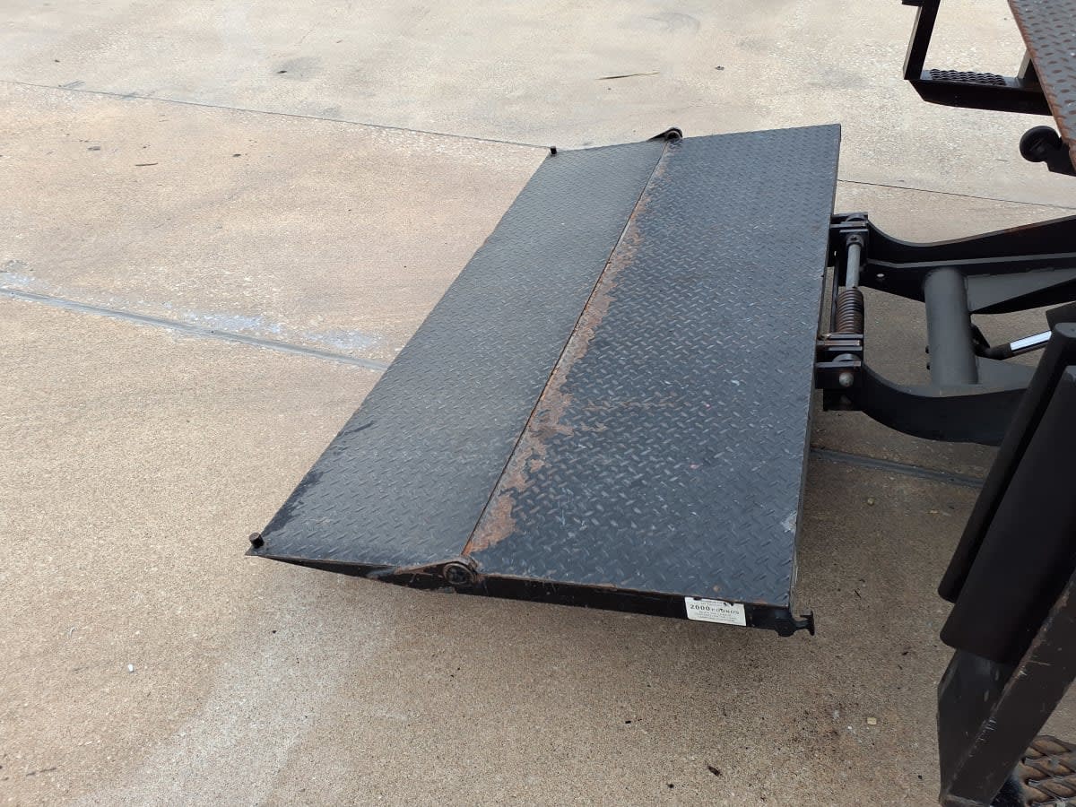 2017 Isuzu NPR HD 683364