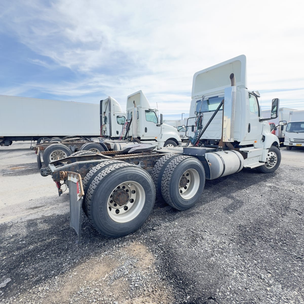 2018 Navistar International LT625 DAYCAB T/A 683368