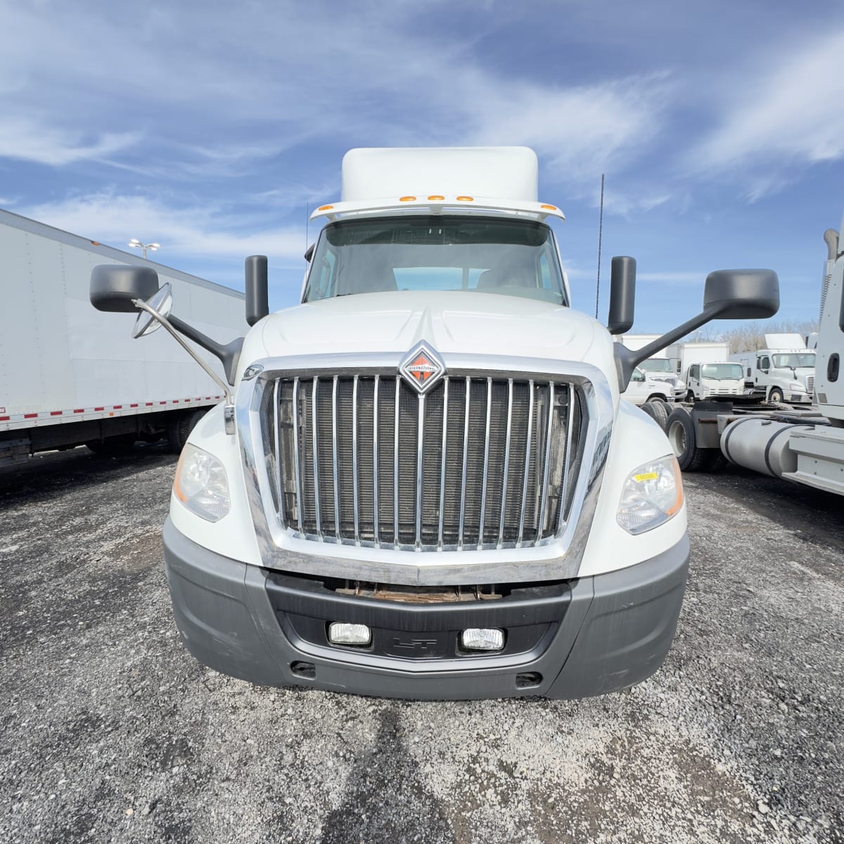 2018 Navistar International LT625 DAYCAB T/A 683368