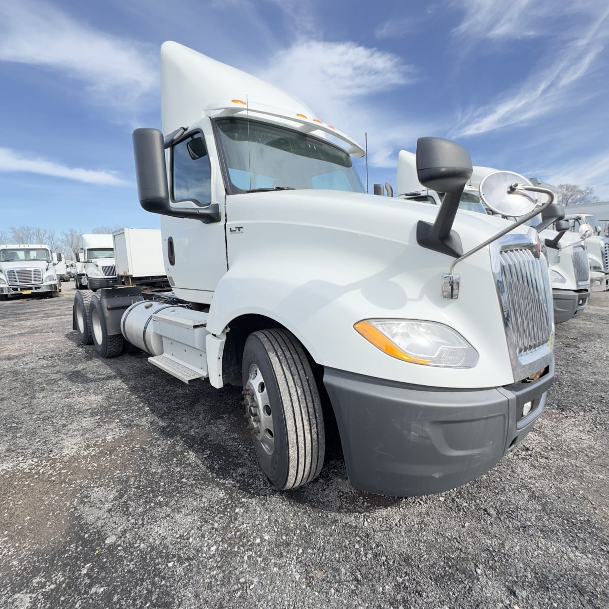 2018 Navistar International LT625 DAYCAB T/A 683368