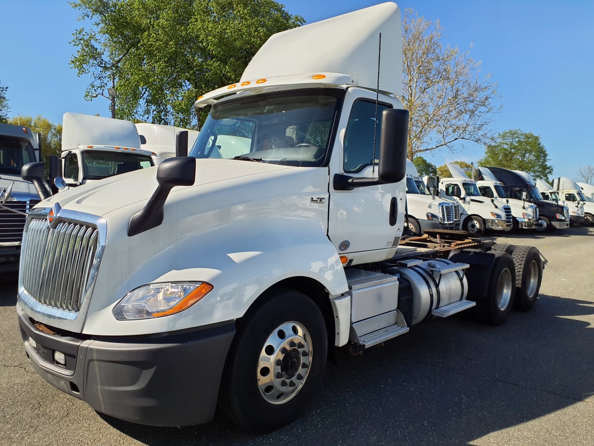 2018 Navistar International LT625 DAYCAB T/A 683369