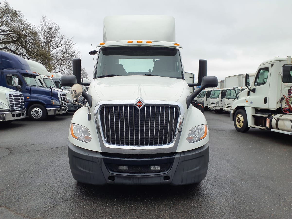 2018 Navistar International LT625 DAYCAB T/A 683373