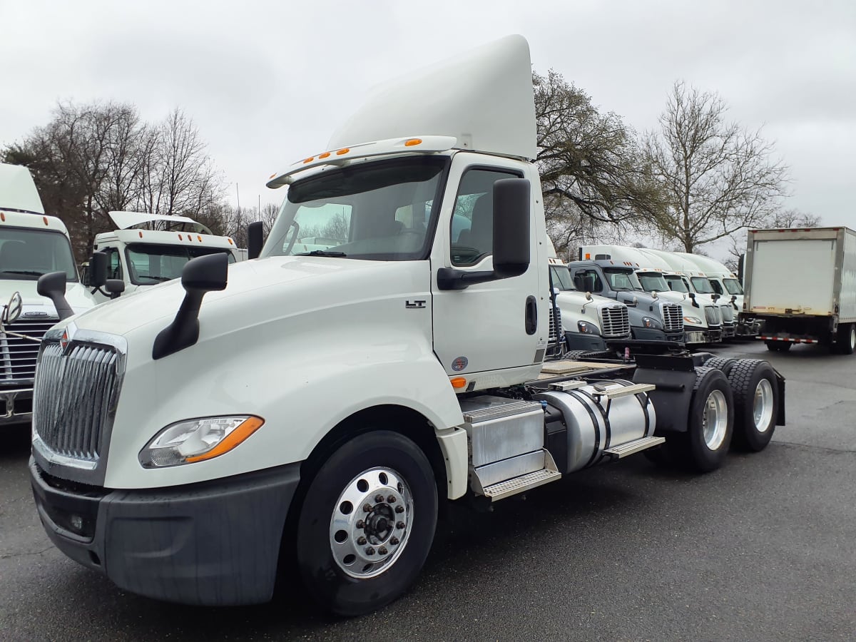 2018 Navistar International LT625 DAYCAB T/A 683373