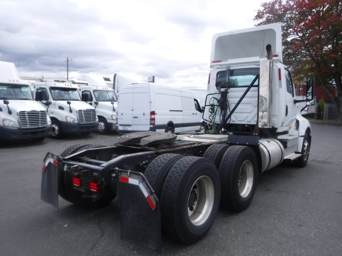 2018 Navistar International LT625 DAYCAB T/A 683374