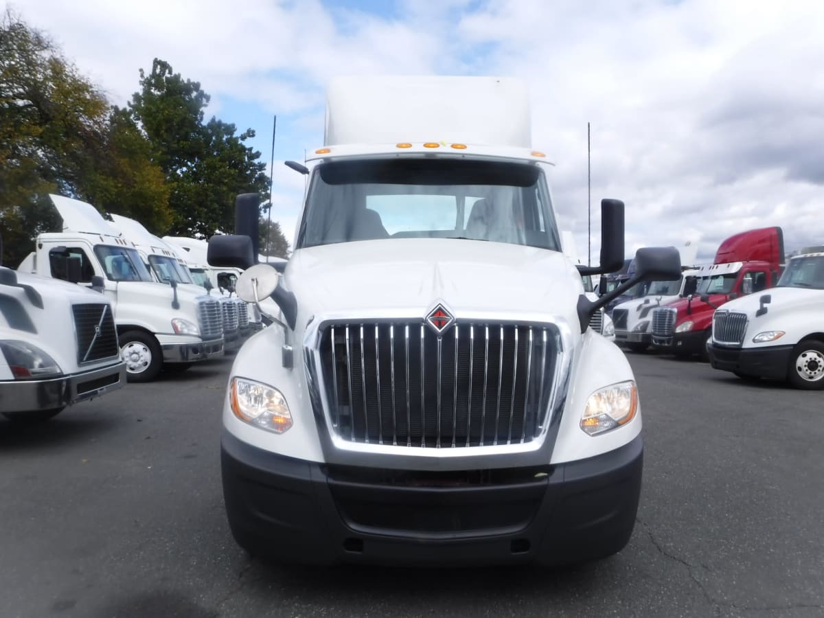 2018 Navistar International LT625 DAYCAB T/A 683374