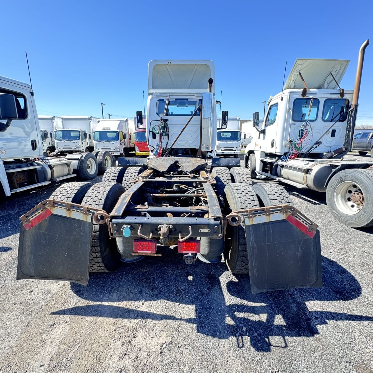 2018 Navistar International LT625 DAYCAB T/A 683376