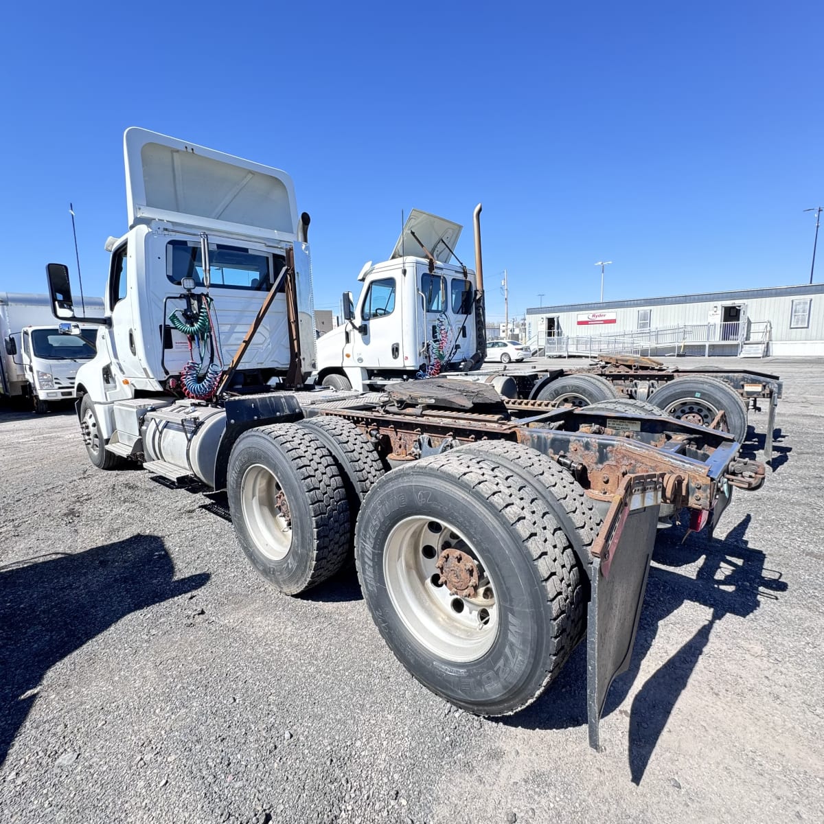 2018 Navistar International LT625 DAYCAB T/A 683376