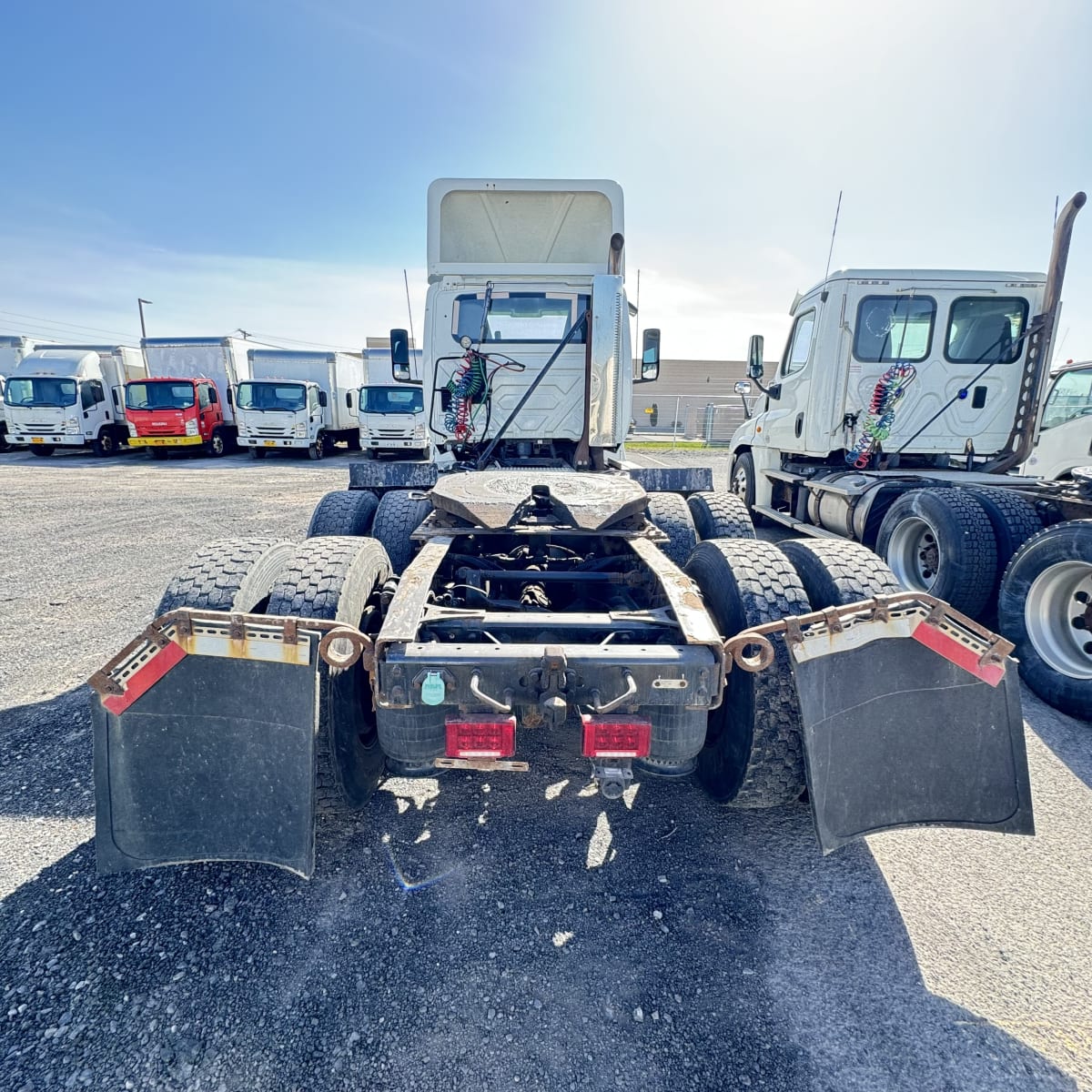 2018 Navistar International LT625 DAYCAB T/A 683377