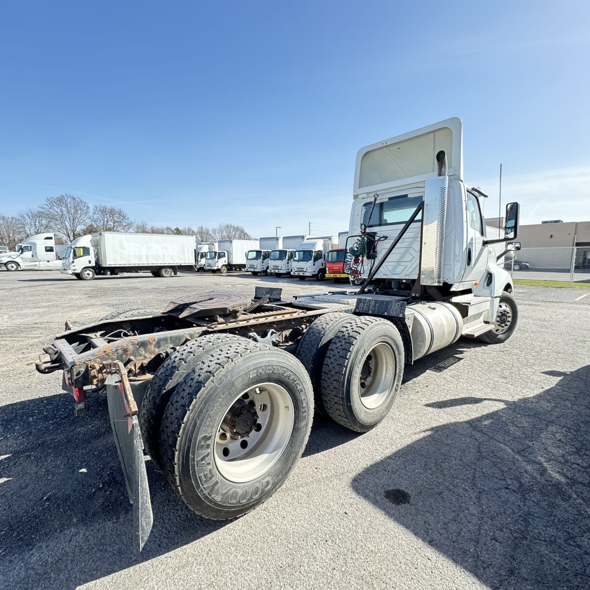 2018 Navistar International LT625 DAYCAB T/A 683377