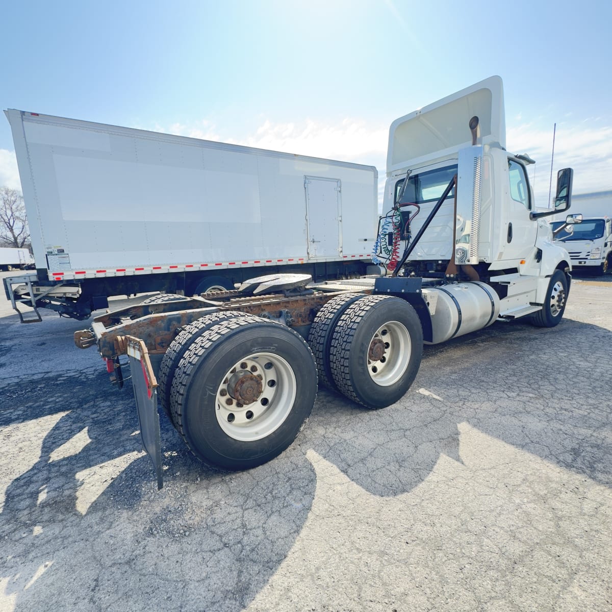 2018 Navistar International LT625 DAYCAB T/A 683378