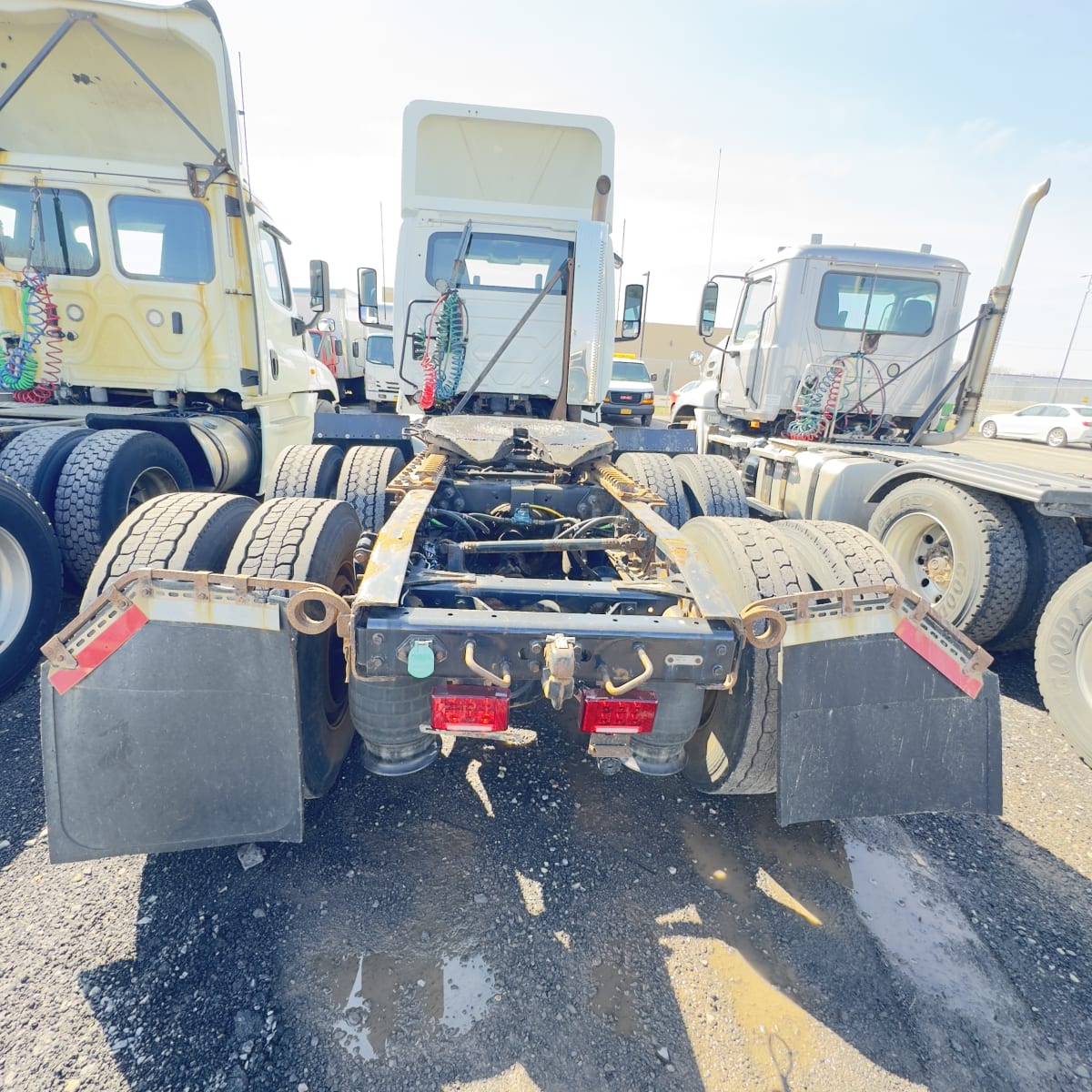 2018 Navistar International LT625 DAYCAB T/A 683379