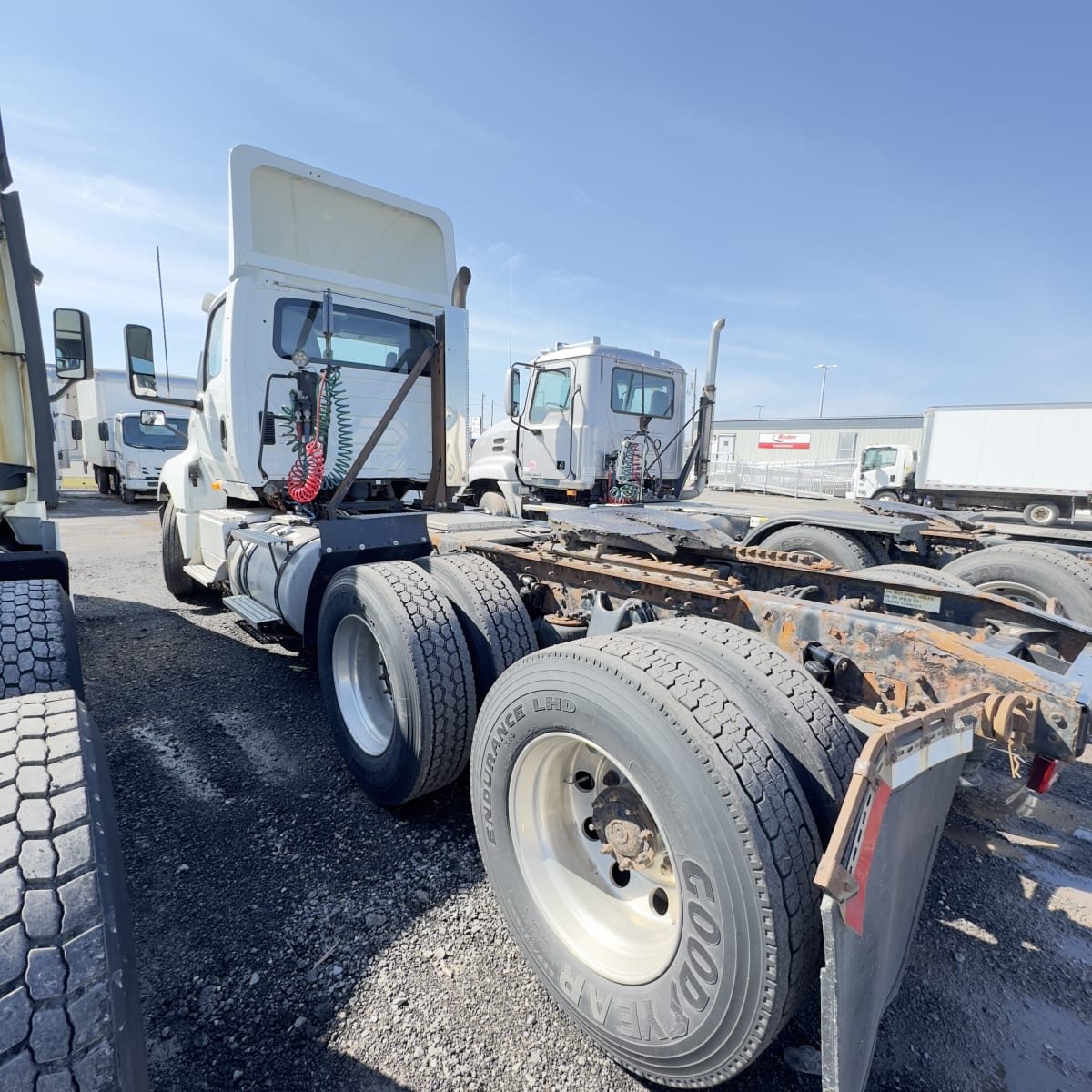 2018 Navistar International LT625 DAYCAB T/A 683379