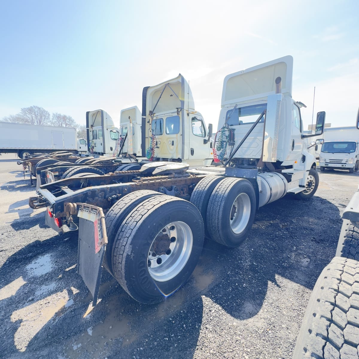 2018 Navistar International LT625 DAYCAB T/A 683379