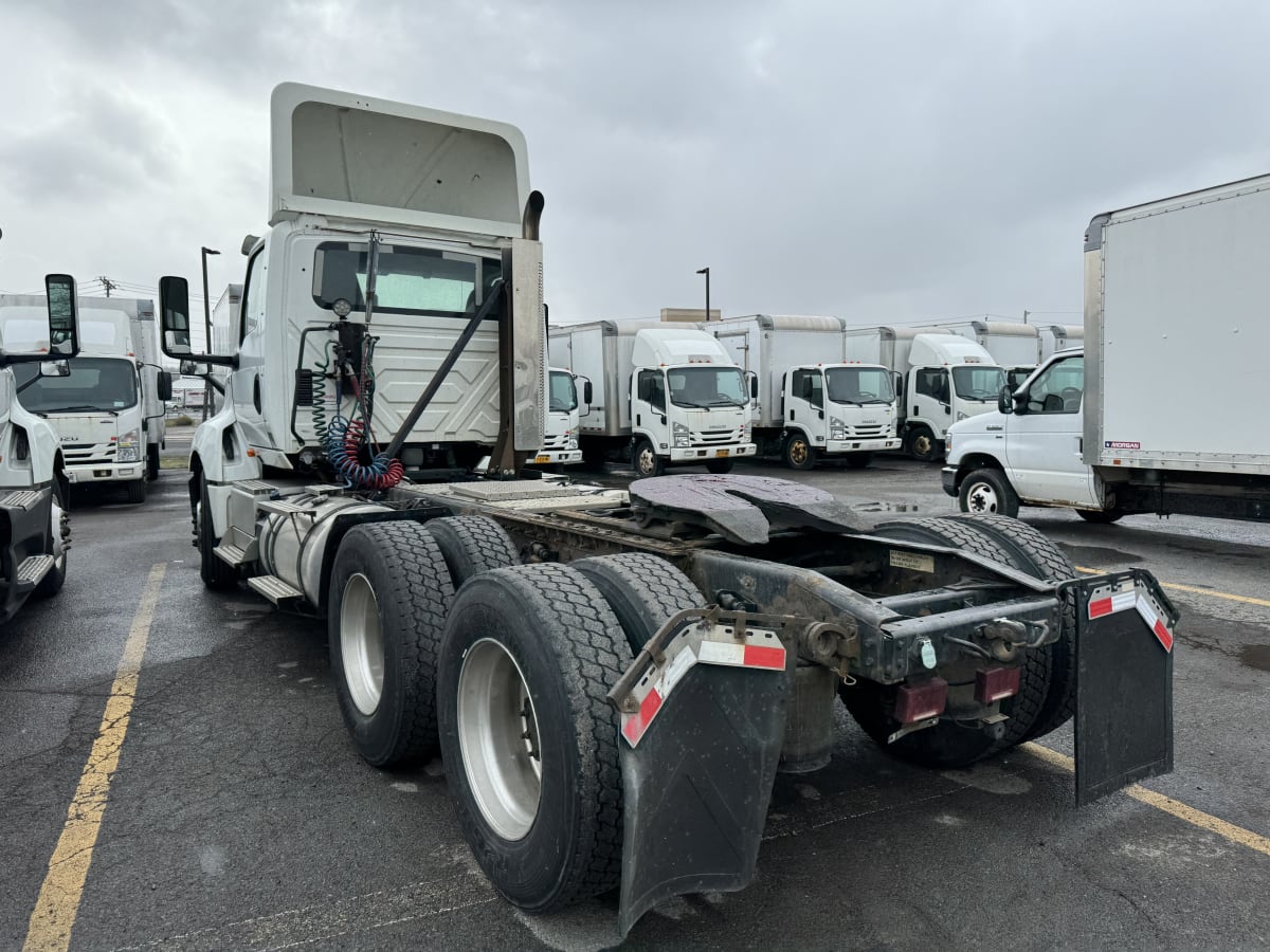 2018 Navistar International LT625 DAYCAB T/A 683380