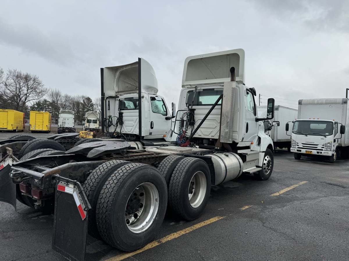 2018 Navistar International LT625 DAYCAB T/A 683380