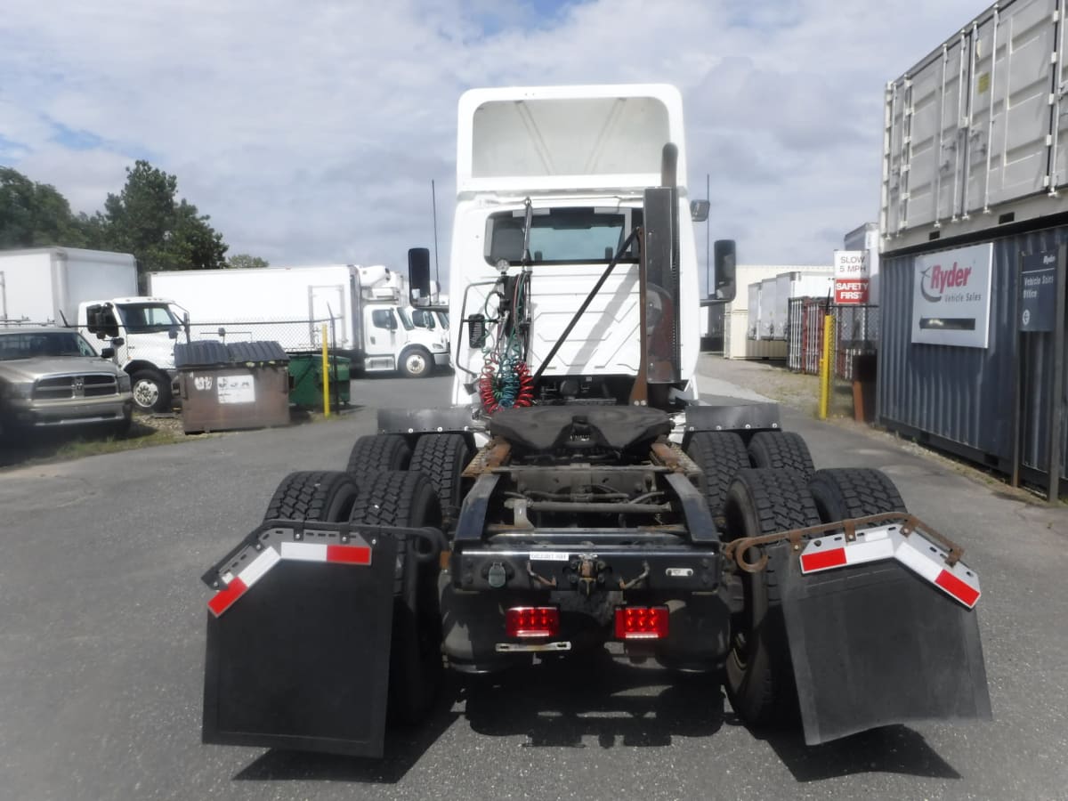 2018 Navistar International LT625 DAYCAB T/A 683381