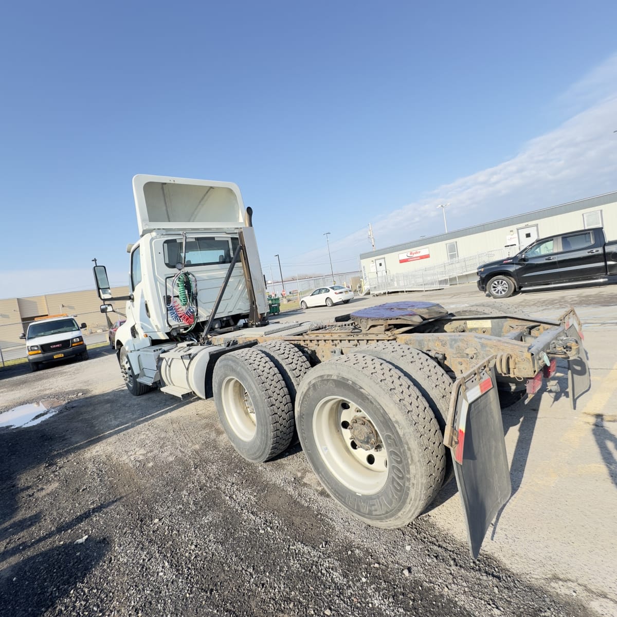 2018 Navistar International LT625 DAYCAB T/A 683382