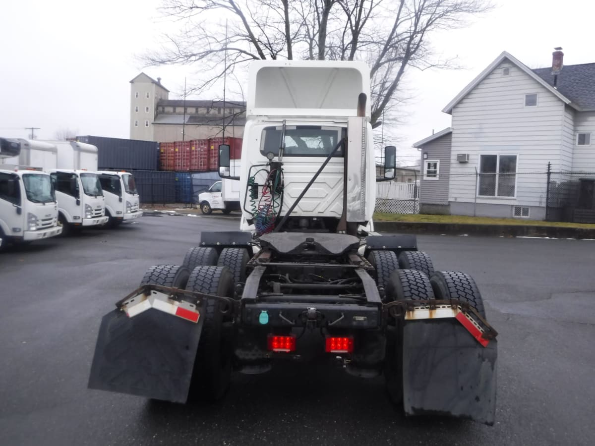 2018 Navistar International LT625 DAYCAB T/A 683383