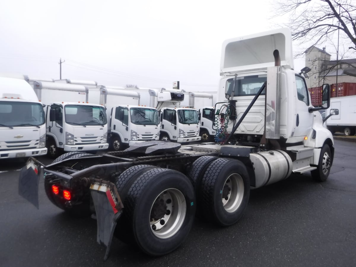 2018 Navistar International LT625 DAYCAB T/A 683383