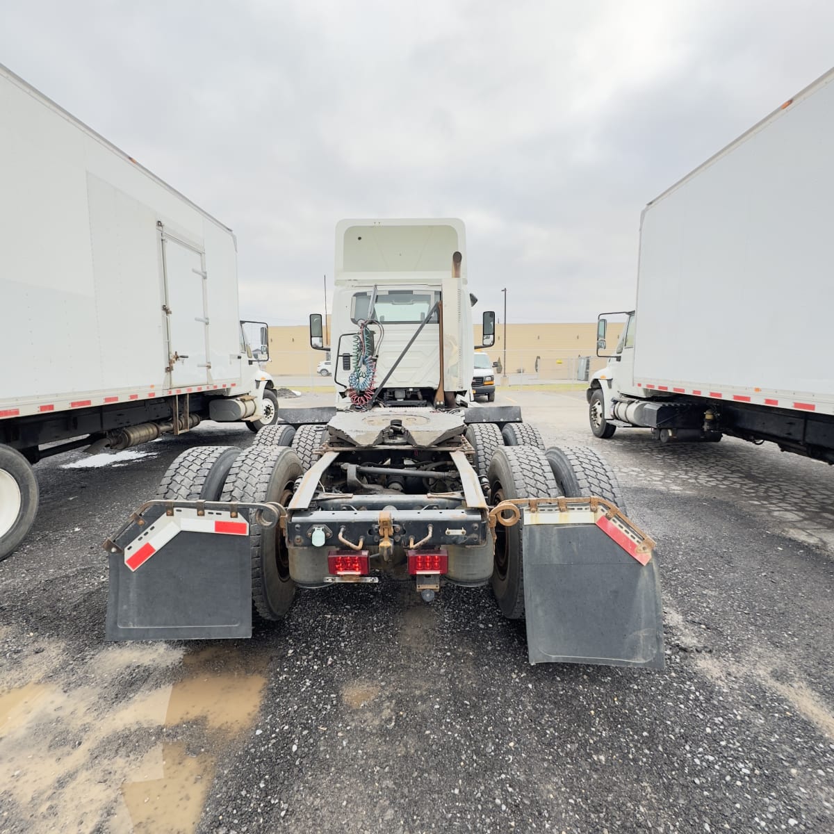 2018 Navistar International LT625 DAYCAB T/A 683384