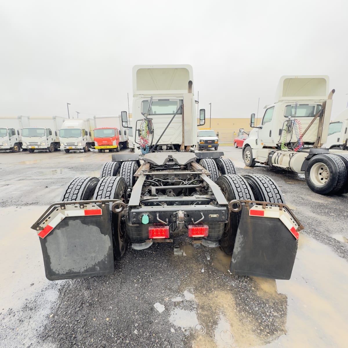 2018 Navistar International LT625 DAYCAB T/A 683385