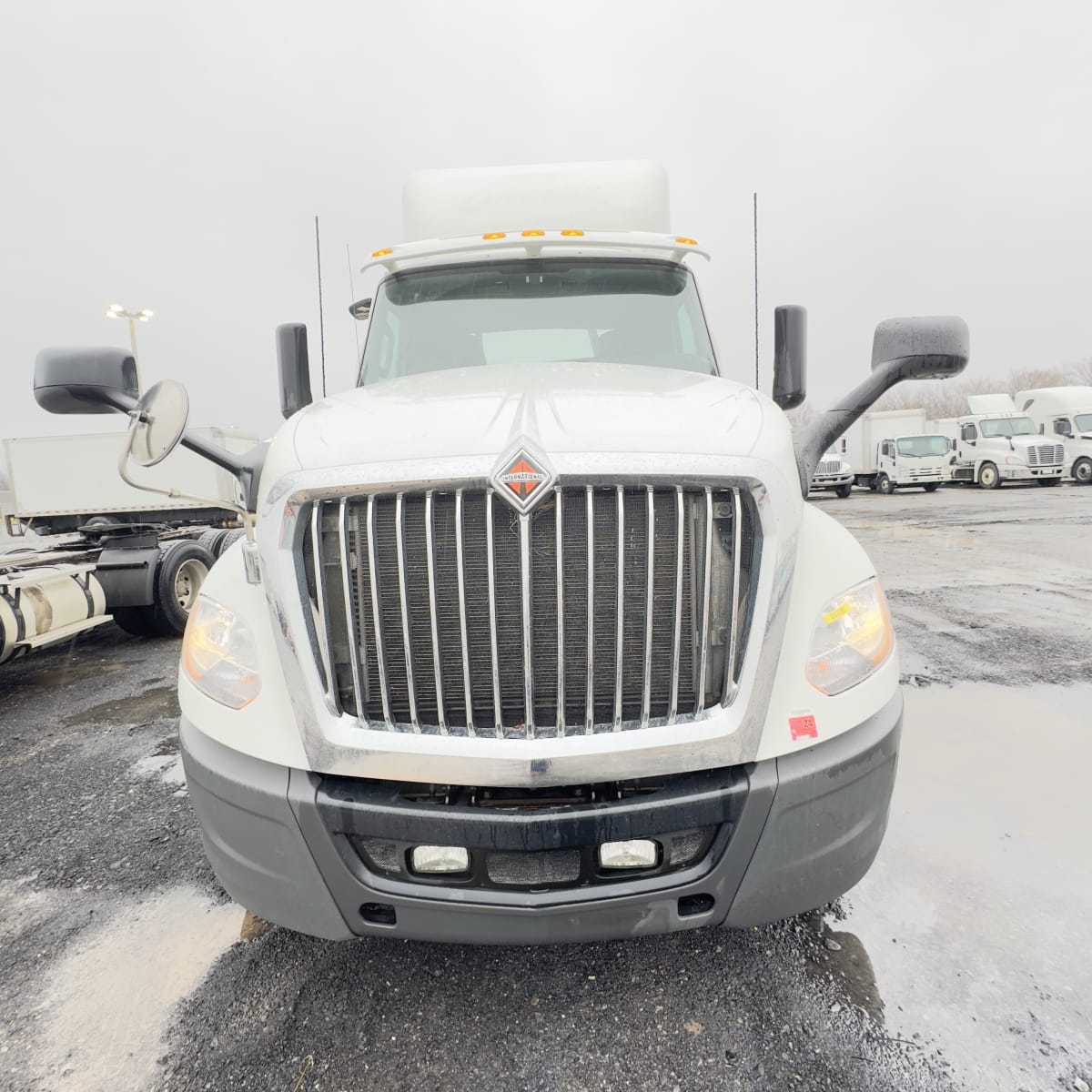 2018 Navistar International LT625 DAYCAB T/A 683385