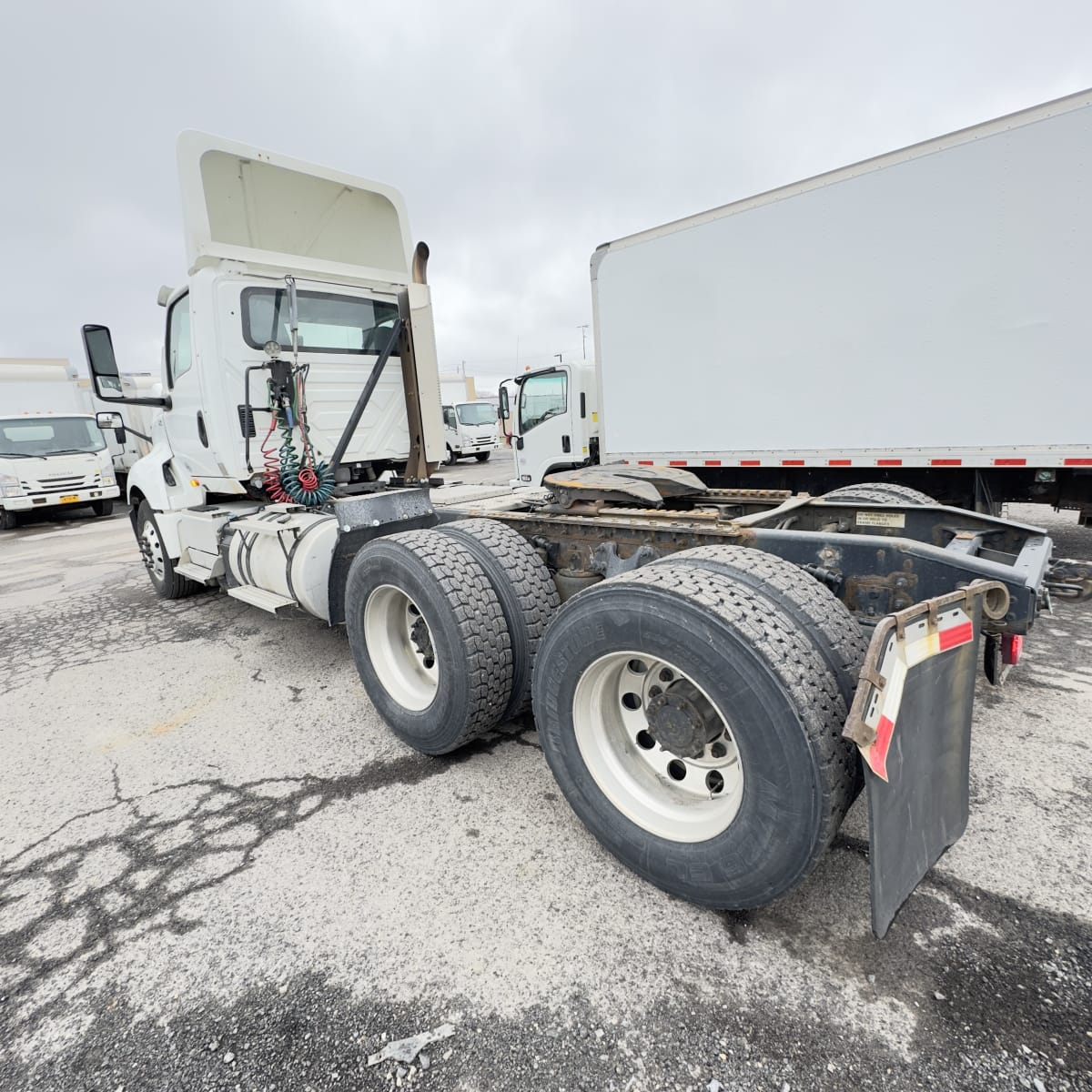 2018 Navistar International LT625 DAYCAB T/A 683386