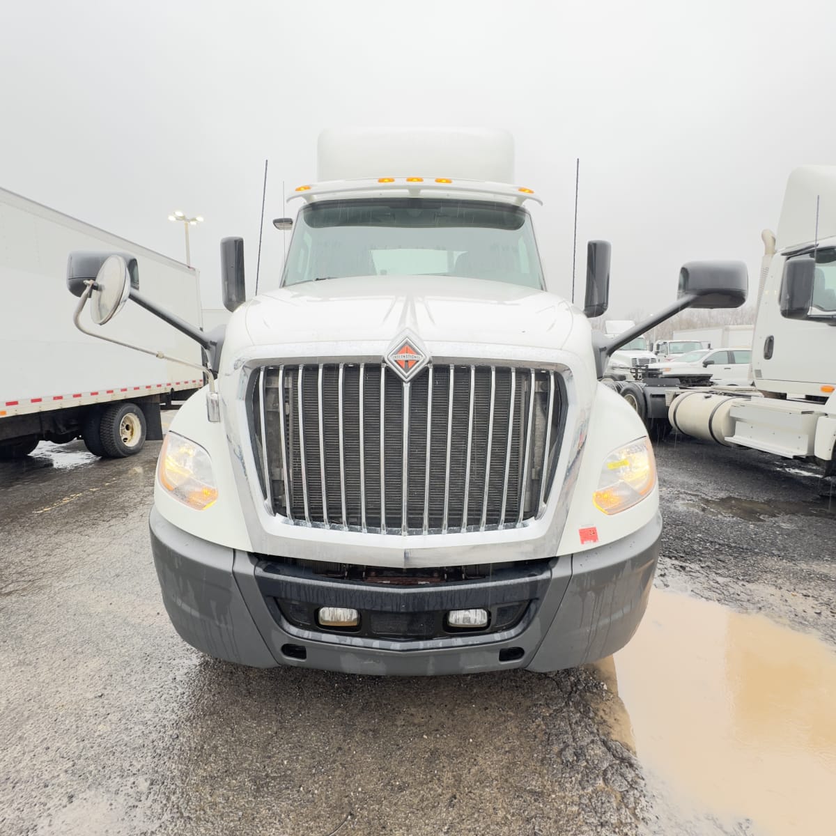 2018 Navistar International LT625 DAYCAB T/A 683388